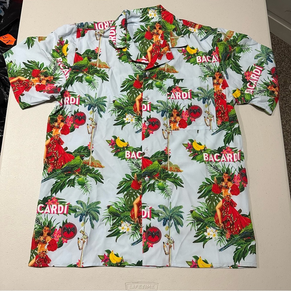 NWOT Bacardi Tropical Casual Button Up Shirt - Size Medium
